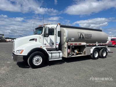 2014 Kenworth T400 6x4 Fuel Truck