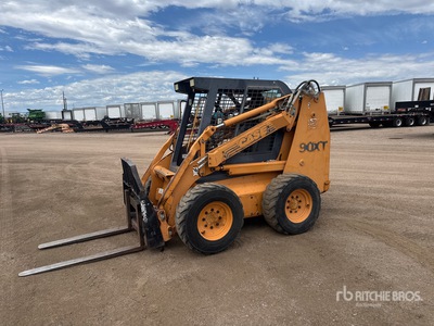 Case 90XT Minicargadora