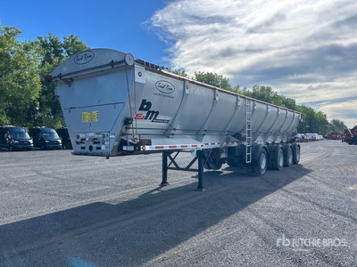 2015 Trout River 48 ft Quad/A Live Bottom Trailer