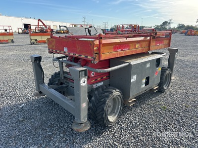 2013 Skyjack SJ6826 RT 4x4 Diesel Elevador de tijera