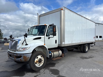 2017 International 4300 4x2 Moving Van Truck