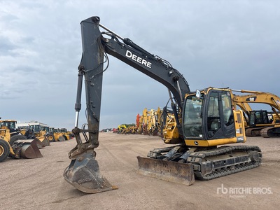 2017 John Deere 135G حفارة بجنزير