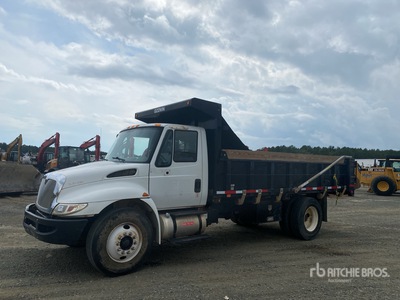 2014 International 4300 4x2 ダンプトラック（S/A）