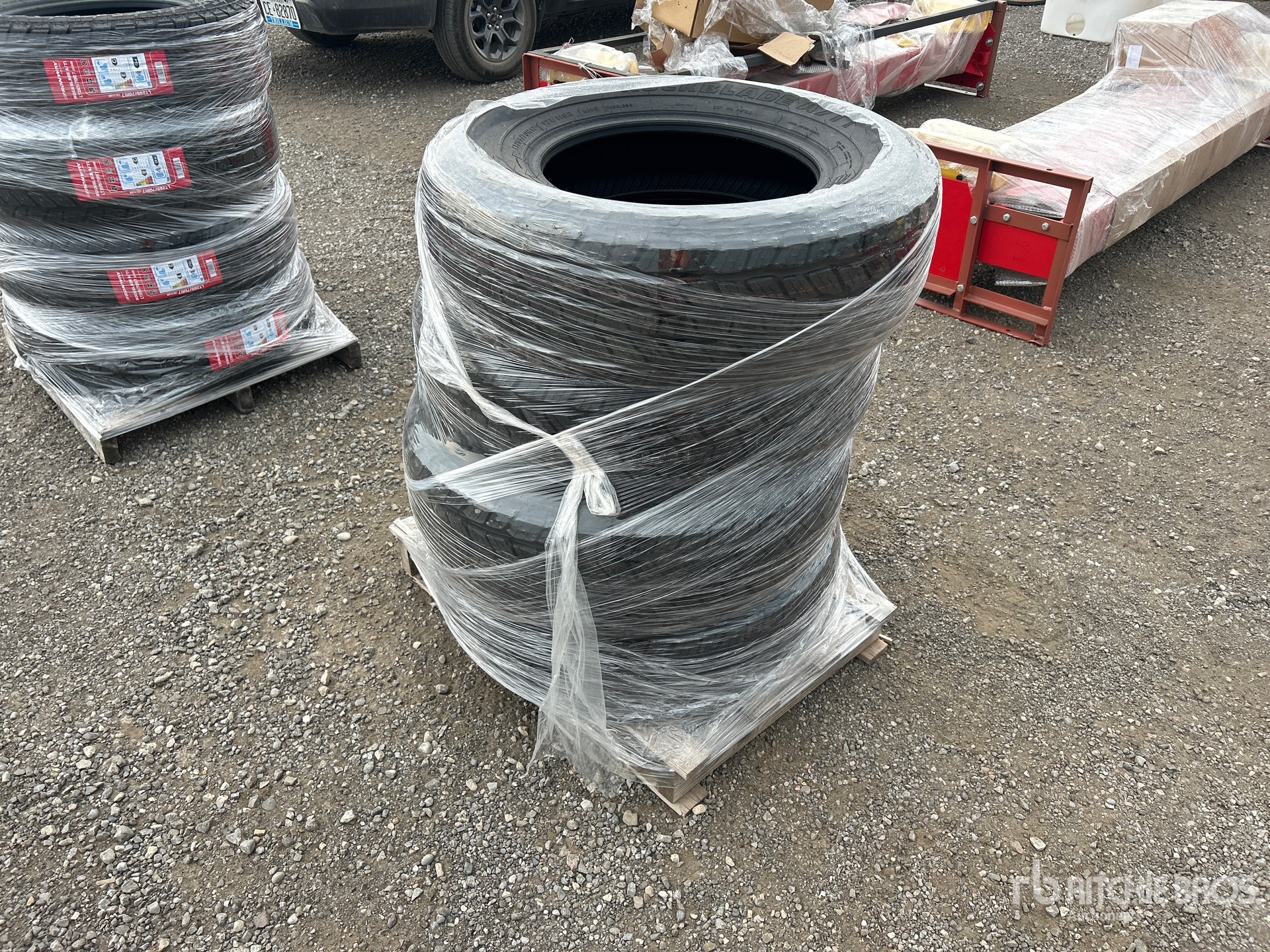 Quantity of (4) Fronway 265/70R17 Tires