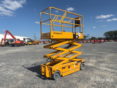2014 Haulotte COMPACT8 Electric Piattaforma aerea verticale
