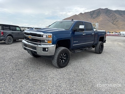 2018 Chevrolet Silverado 3500HD 4x4 Crew Cab Pickup