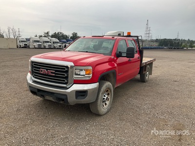 2016 GMC Sierra 3500HD 4x4 Crew Cab Flatbed Truck
