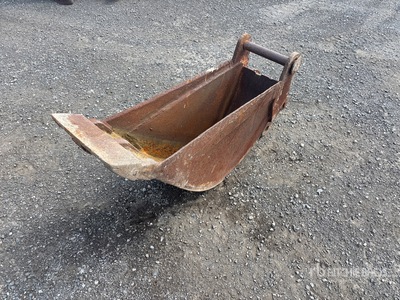 12 in Backhoe Loader Bucket