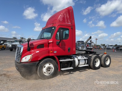 2013 Freightliner Cascadia 113 6x4 Cabeza Tractora Cabina Corta