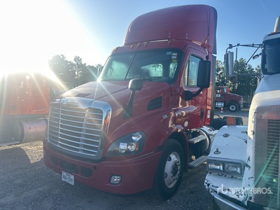 2016 Freightliner Cascadia 113 6x4 T/A Day Cab Truck Tractor
