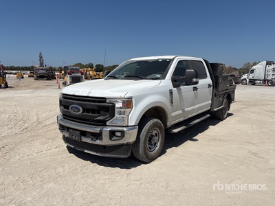 2022 Ford F-250 4x4 Crew Cab Flatbed Truck
