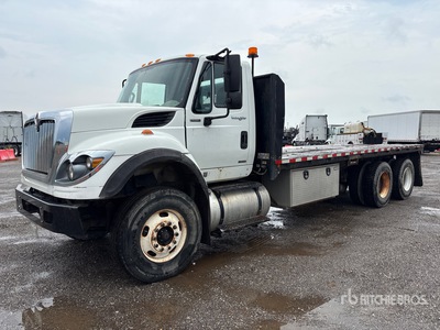 2012 International 7500 6x4 Camion à Plateau