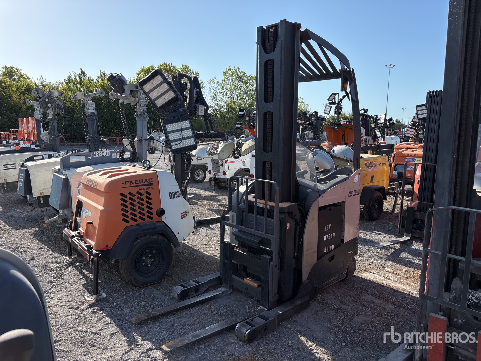 2014 Crown RM6025-45 4500 lb Reach Truck