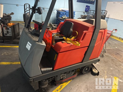 2019 Powerboss Ride-On جهاز تنظيف الأرضيات (Inoperable)
