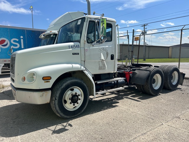 2001 Freightliner FL 112 6x4 T/A Day Cab Truck Tractor 2001 Freightliner FL 112 6x4 T/A Day Cab Truck Tractor