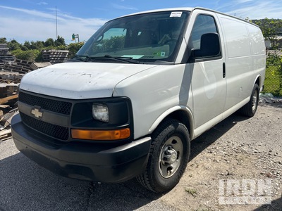 2010 Chevrolet 2500 4x2 Box van Van Truck
