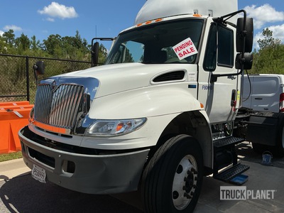 2014 International 4400 4x2 S/A Day Cab Truck Tractor