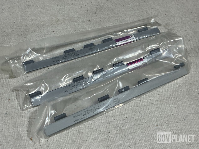 (6) GKN Aerospace 338671-11 Half Hinges