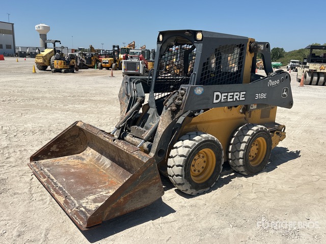 2014 John Deere 318E Skid Steer Loader