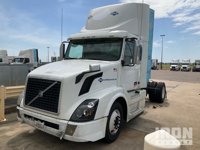 2017 Volvo VNL CNG S/A Day Cab Truck Tractor