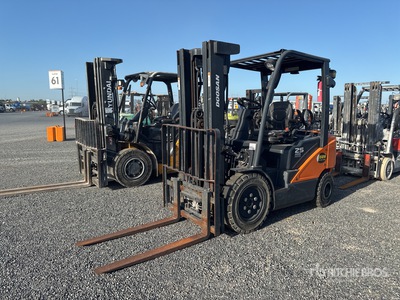 2023 Doosan G25E-7 4600 lb Pneumatic Tire Forklift