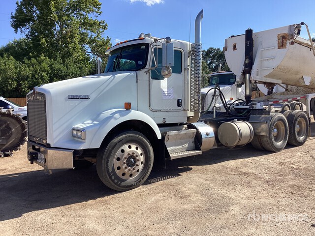 2013 Kenworth T800 T/A Day Cab Truck Tractor