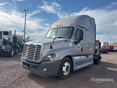 2012 Freightliner Cascadia 125 6x4 3- Achs Sattelzugmaschine mit Schlafkabine (Inoperable)