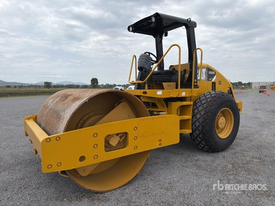 2012 Cat CS-533E Rodillo / Gladde trommelpers