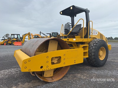 2010 Cat CS56 Rodillo / Smooth Drum Compactor