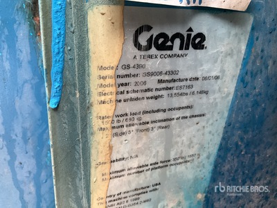 2006 Genie Gs-4390 RT 4x4 Gasoline Elevador de Tijera / Schaarlift