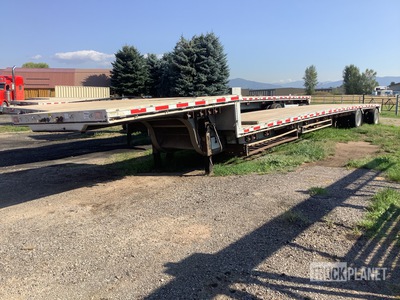 2014 East 48 ft T/A Spread Axle Step Deck Trailer
