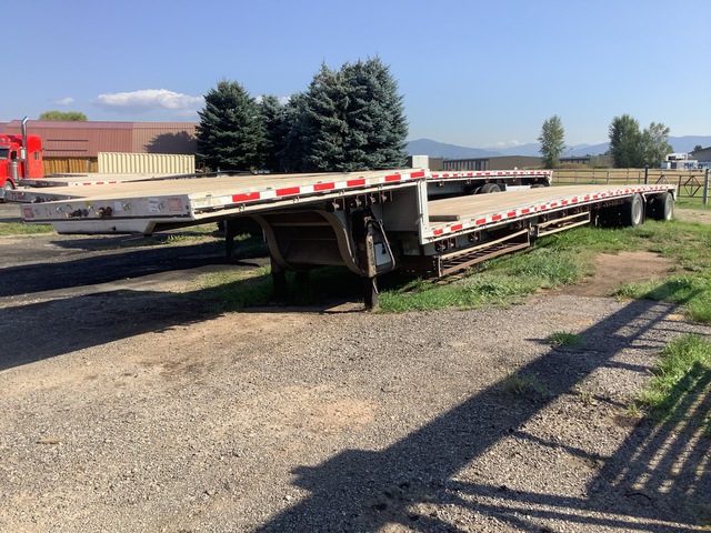 2014 East  48 ft T/A Spread Axle Step Deck Trailer