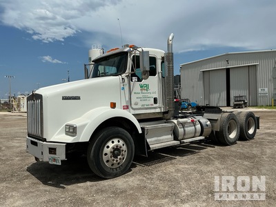2012 Kenworth T800 6x4 تراكتور شاحنة نهارية (ثنائية المحور)
