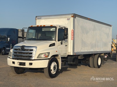2012 Hino 338 4x2 Kastenwägen