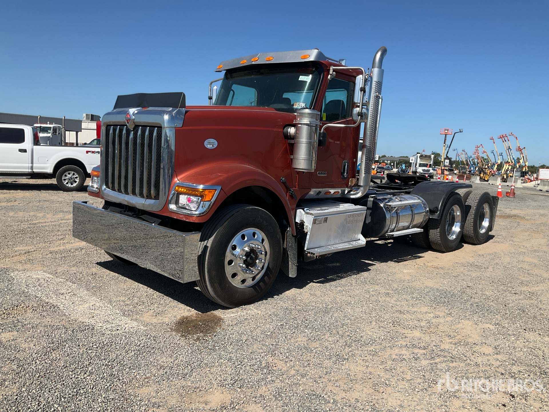 2018 International HX520 6x4 Cabeza Tractora Cabina Corta