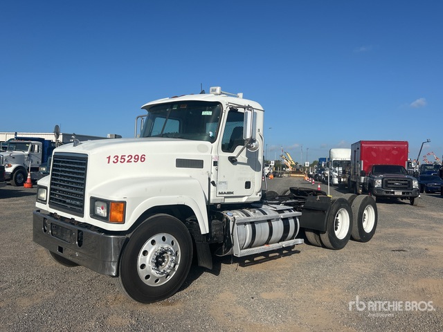 2013 Mack CHU613 6x4 T/A Day Cab Truck Tractor