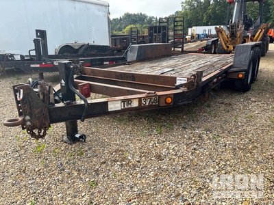 2004 Towmaster T-12T 17 ft T/A مقطورة سطح السفينة المائلة