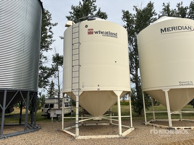 Wheatland GrainMax +/- 1838 bu 3 Ring Smooth Wall Hopper Grain Bin