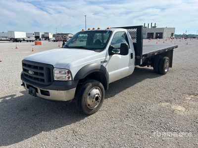 2005 Ford F-550 4x4 Camion à Plateau