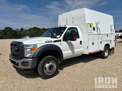 2015 Ford F-550 Super Duty XL 4x2 شاحنة متعددة الاغراض