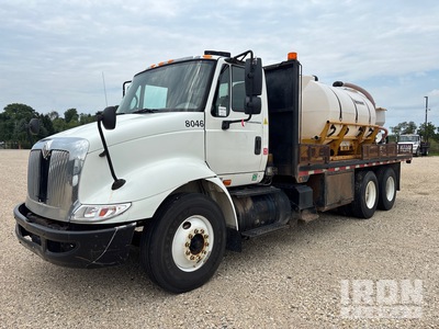 2006 International TranStar 8600 6x4 Mud Mixing Truck