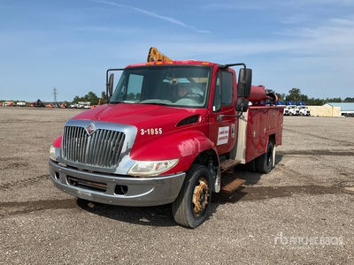 2005 International 4200 SBA LP 4x2 Service Truck