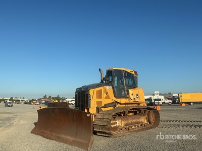 2019 John Deere 850K LGP جرافة مجنزرة