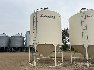Wheatland GrainMax +/- 1838 bu 3 Ring Smooth Wall Hopper Grain Bin