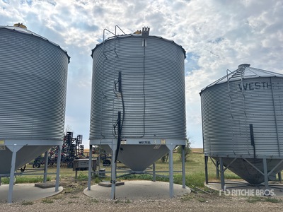 Westeel-Rosco +/- 1830 bu 5 Ring Hopper Grain Bin