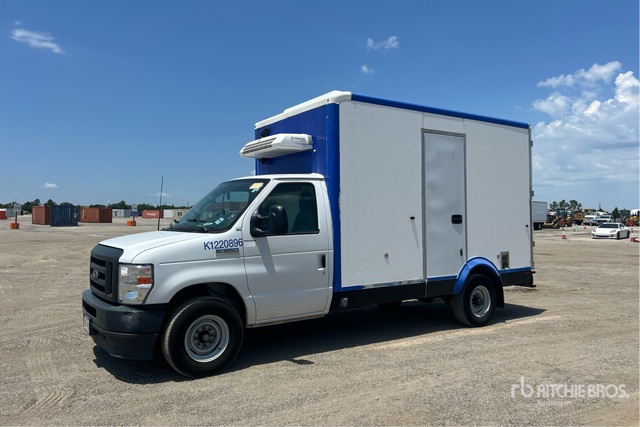 2023 Ford E-350 4x2 Refrigerated Truck