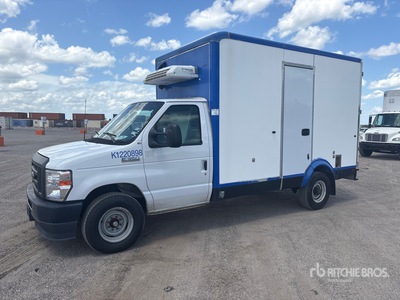 2023 Ford E-350 4x2 Camiones