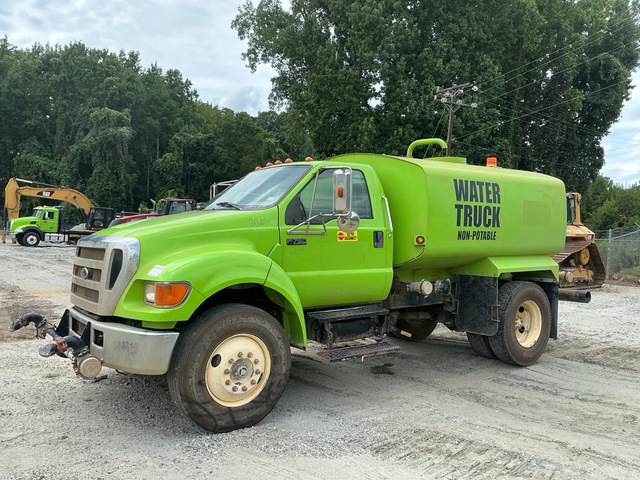 2006 Ford F-750 2000 gal 4x2 Water Truck 2006 Ford F-750 2000 gal 4x2 Water Truck