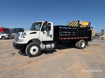 2015 International 4300 4x2 Attenuator Truck