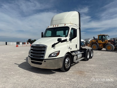 2019 Freightliner Cascadia 116 6x4 T/A Day Cab Truck Tractor